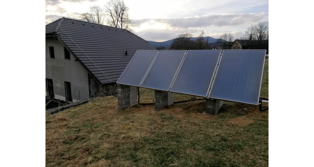 Solární ohřev vody s přitápěním ve Volarech