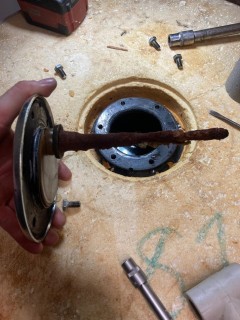 Použitá hořčíková anoda v bojleru