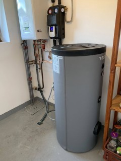 Montáž technologie solárního ohřevu