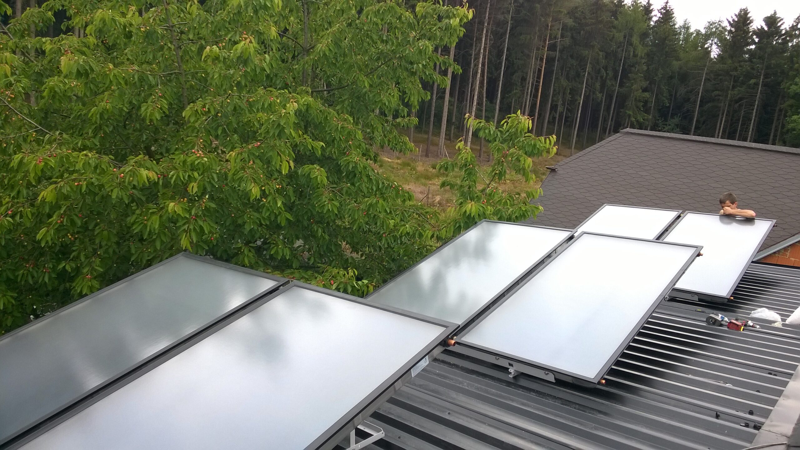 Instalater solarnich soustav scaled