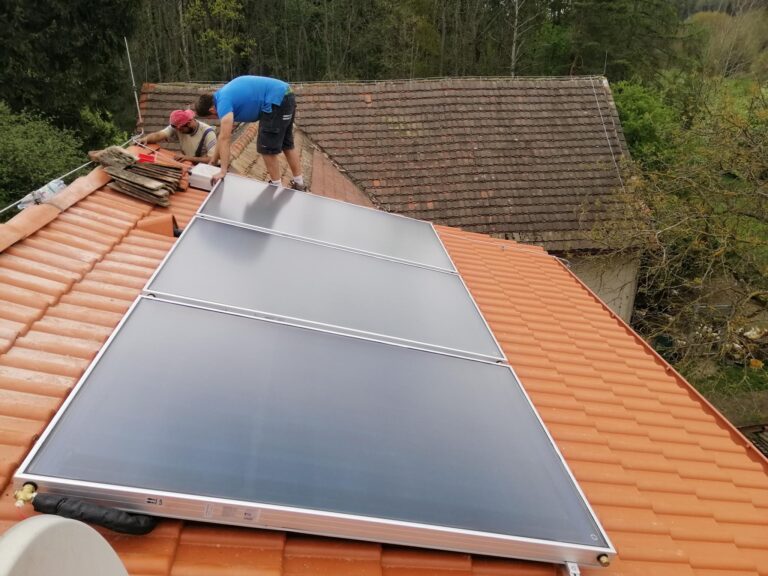 Instalace solárních panelů na střeše svépomocí