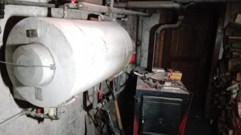 Kotel a zásobník na teplou vodu