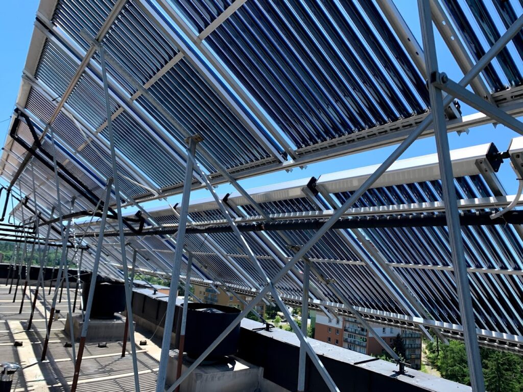 Tento solarni system by usetril statisice na ohrevu TUV